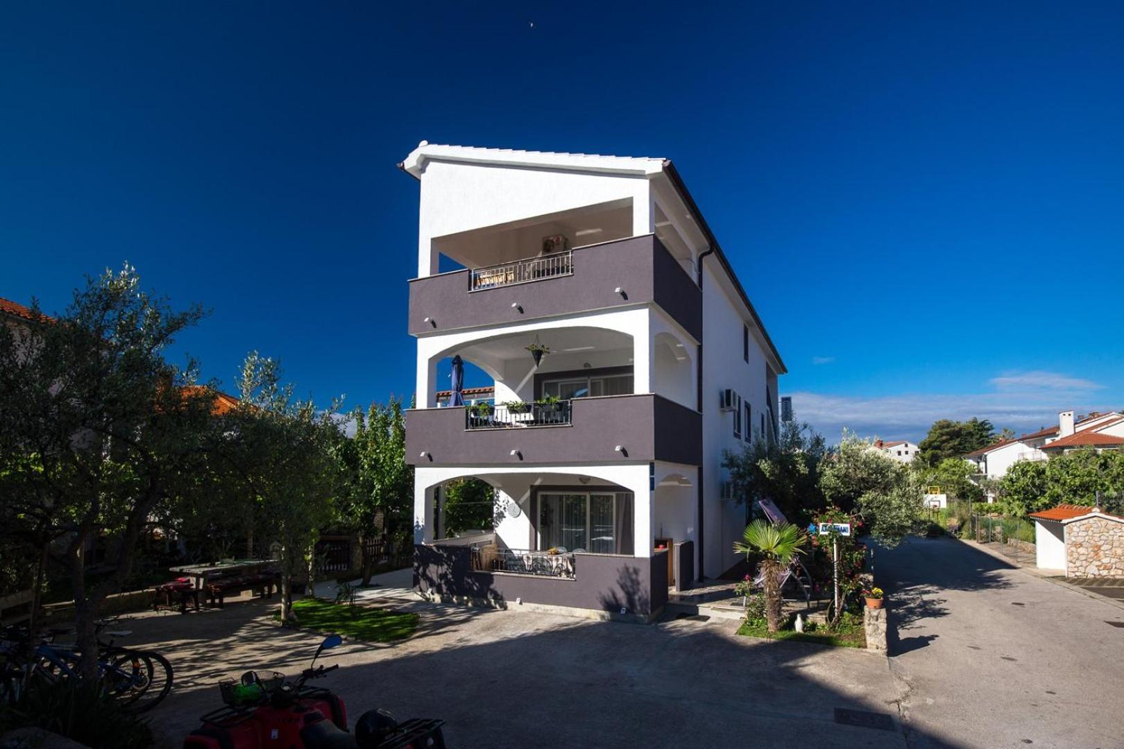 Charming Apartments Dodo Krk Town Exterior photo
