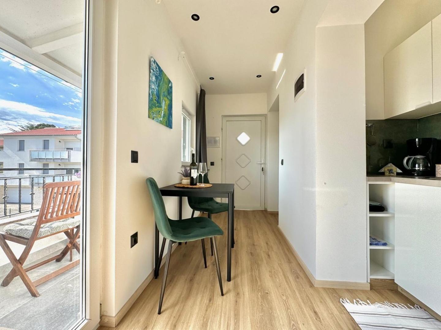 Charming Apartments Dodo Krk Town Exterior photo